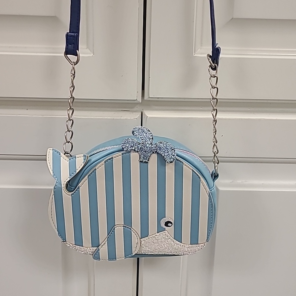 Miss Gwen's OMG Whale Purse - Picture 2 of 8